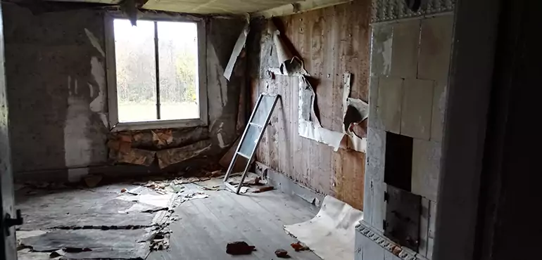 Why Selling a Distressed House Through Traditional Methods Fails in Lubbock